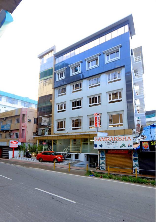 Kenz Residency होटल Kochi